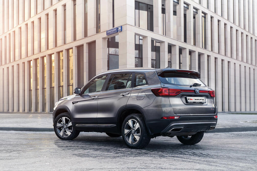/img/cars/1637050085-exterior_changan_CS75FL_1.jpg