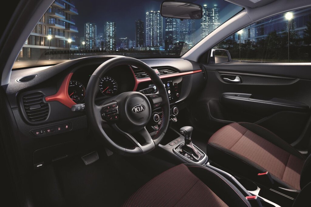 /img/cars/1637051775-interior_kia_Rio_X_3.jpg