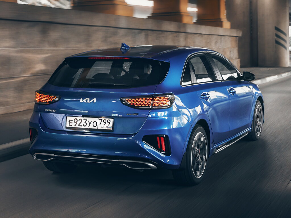 /img/cars/1667997852-kia_cee_d_1039849.jpg